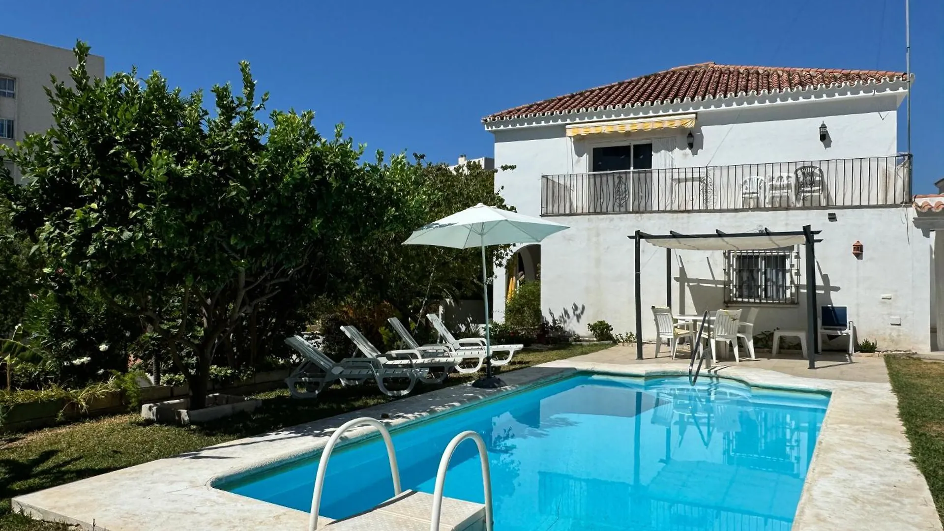 Villa Blanca Marbella Center - Eaw Homes location